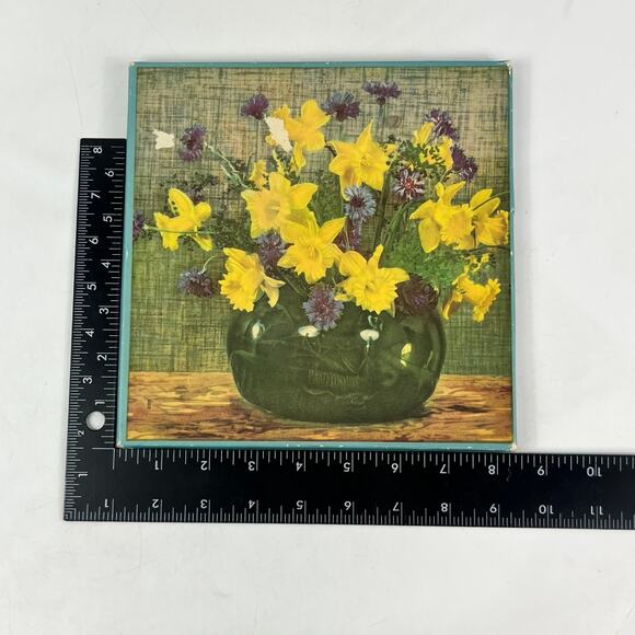 Vintage Handkerchief Gift Set Floral Embroidered Linen in Decorative Box 8.5" - Picture 4 of 4